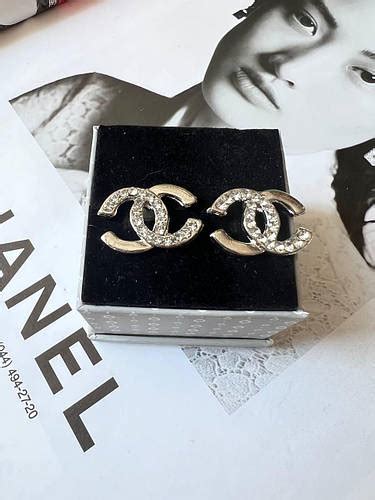 Серьги Chanel (Шанель). Купить элитные сережки Chanel.